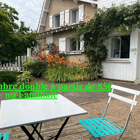 Maison D'Hotes L'Escale Du Loup Blanc Maringes ภายนอก รูปภาพ