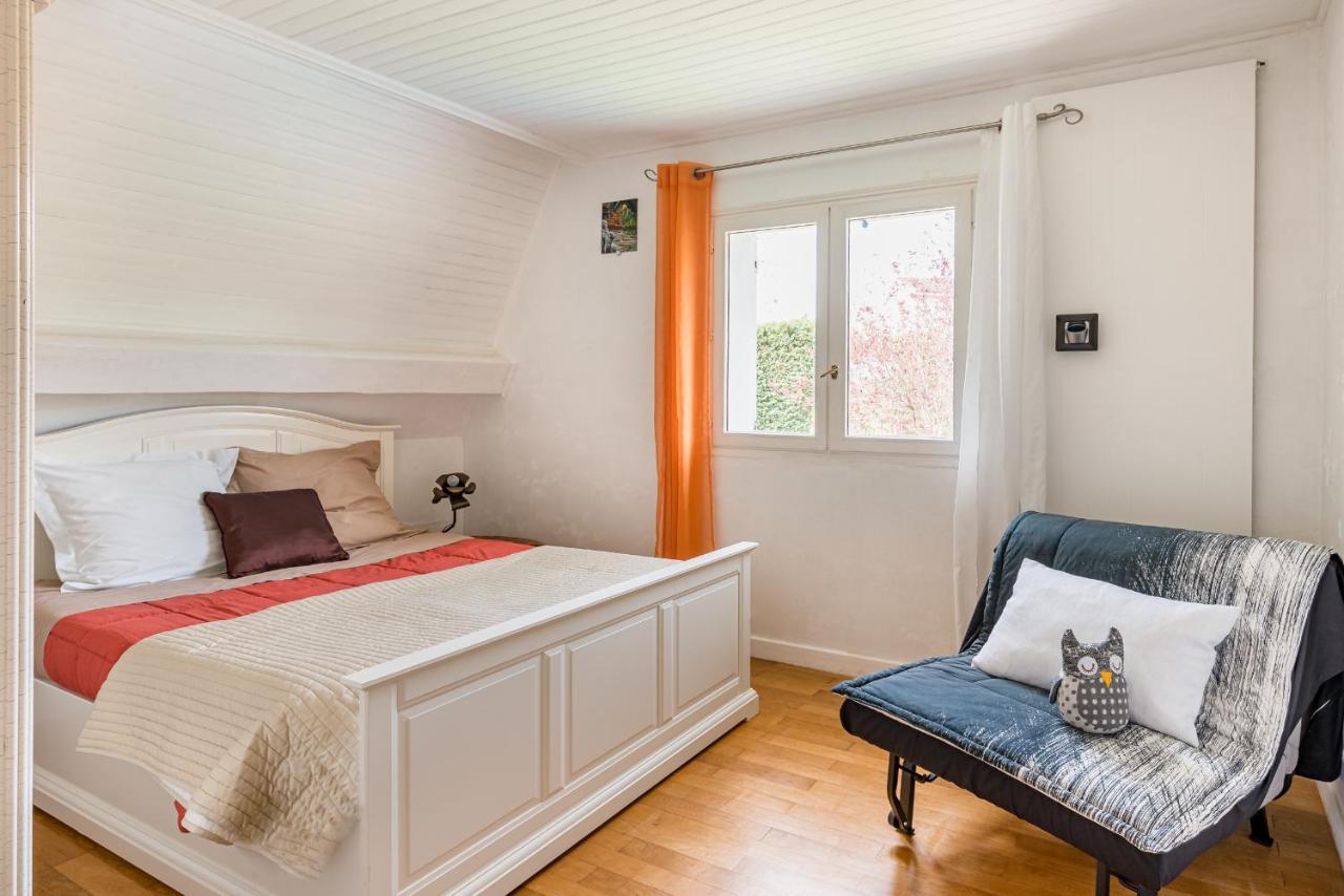 Maison D'Hotes L'Escale Du Loup Blanc Maringes ภายนอก รูปภาพ