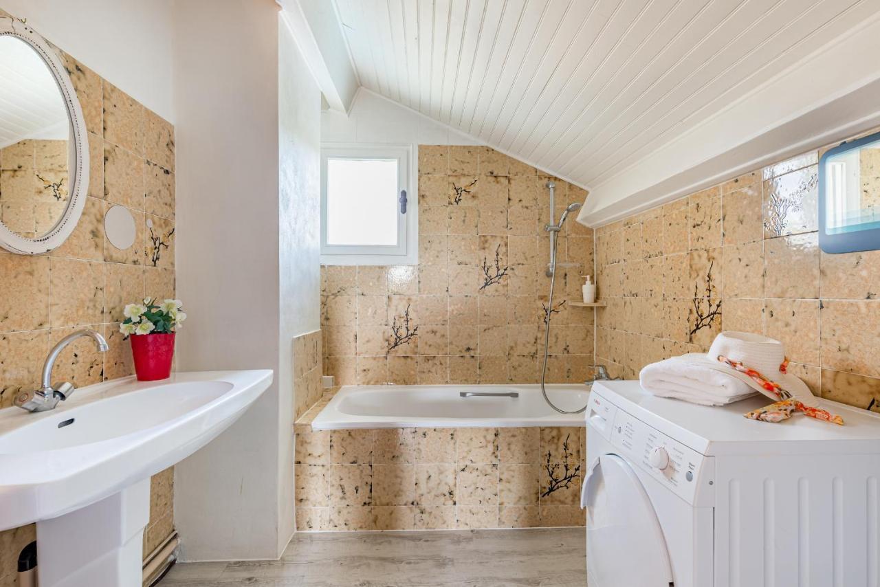 Maison D'Hotes L'Escale Du Loup Blanc Maringes ภายนอก รูปภาพ